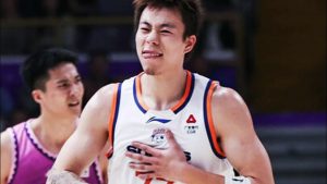 上海胜北控现离谱判罚